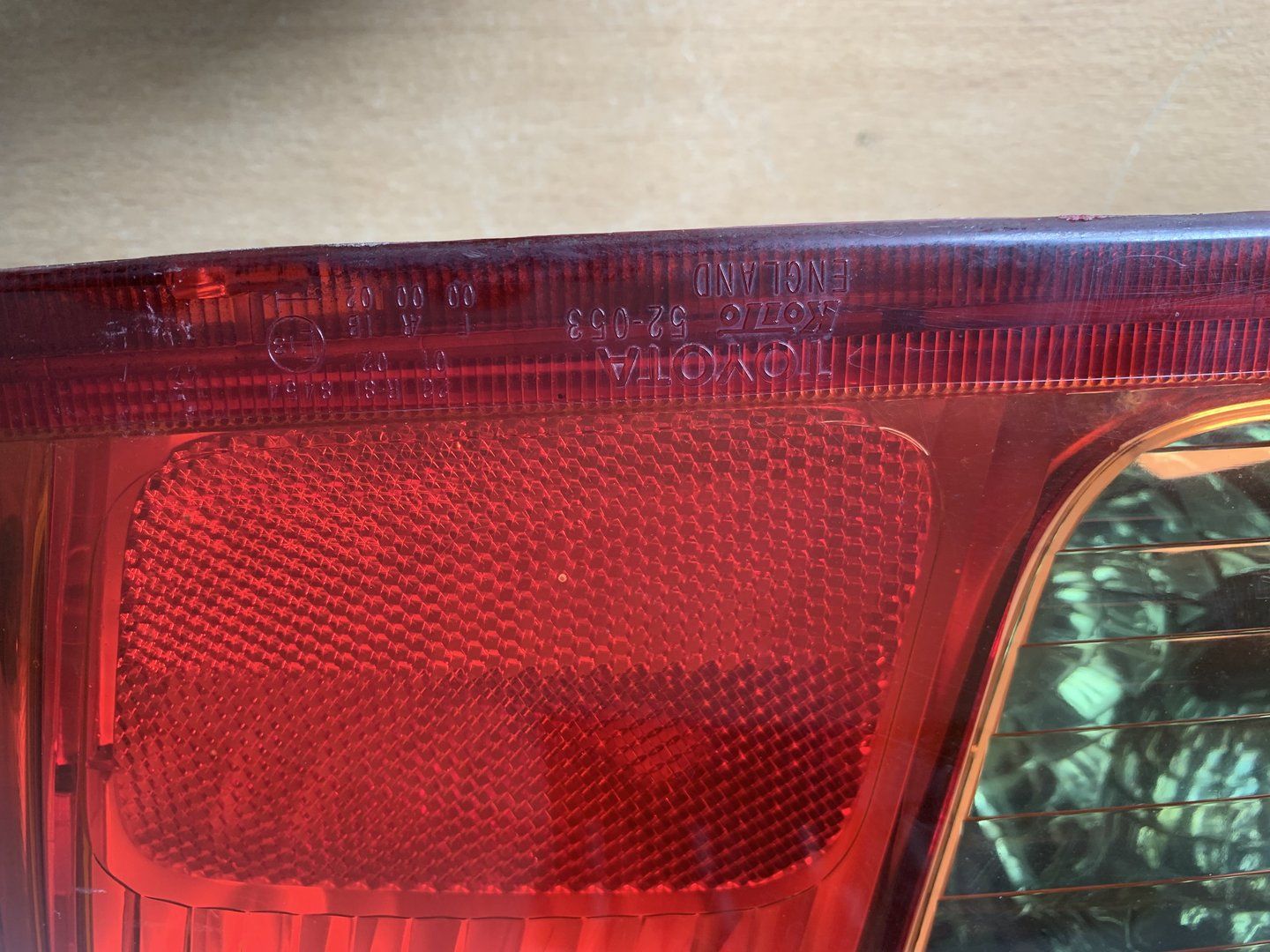 achterlicht Rechts toyota yaris 2003 tot 2005 52053 England tail light single usado en Menorca foto 4