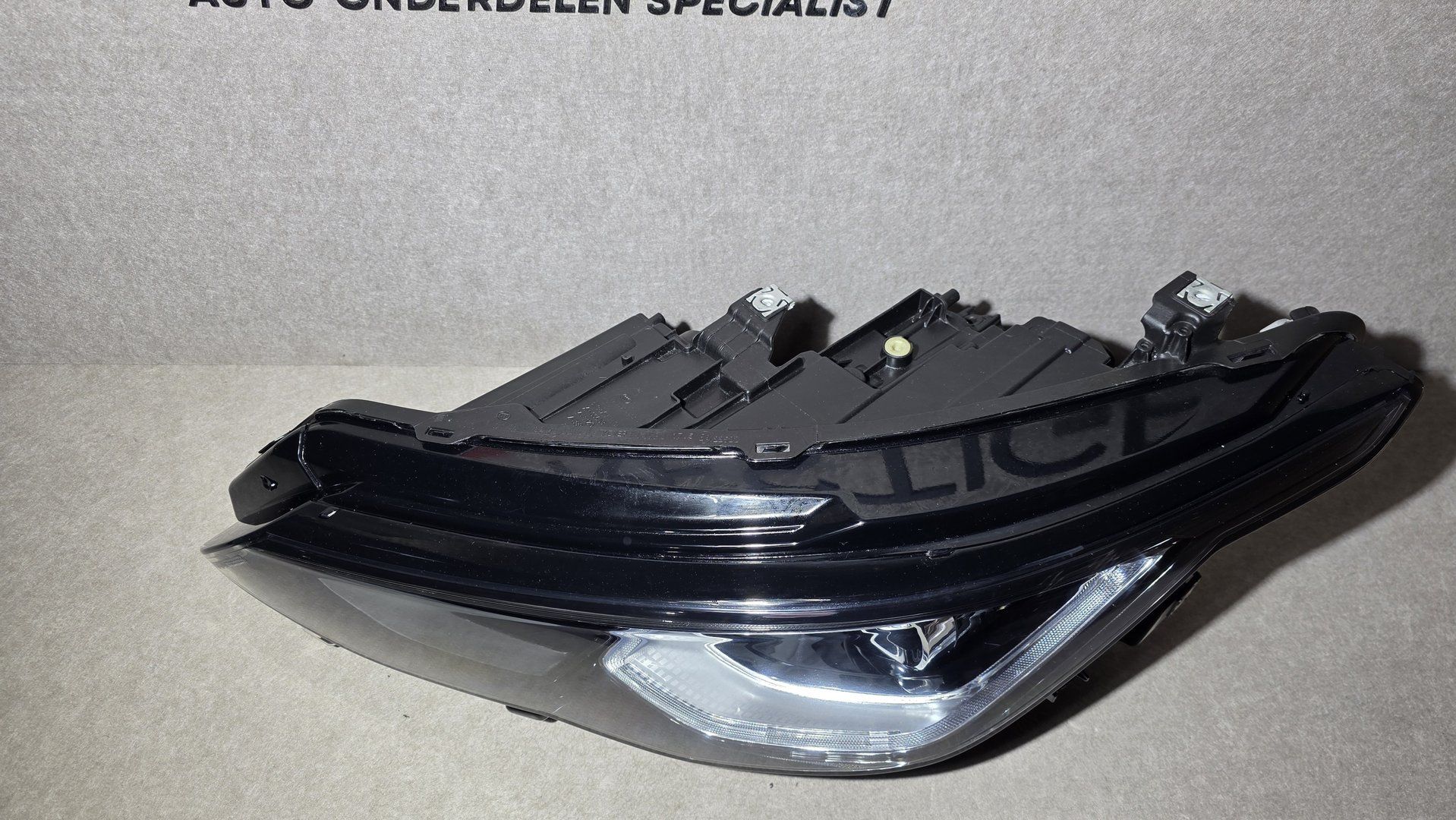 Koplamp VW Golf 8 VIII R IQ.LIGHT Voll LED 5H1941035K Links head lamp single usado en Menorca foto 12
