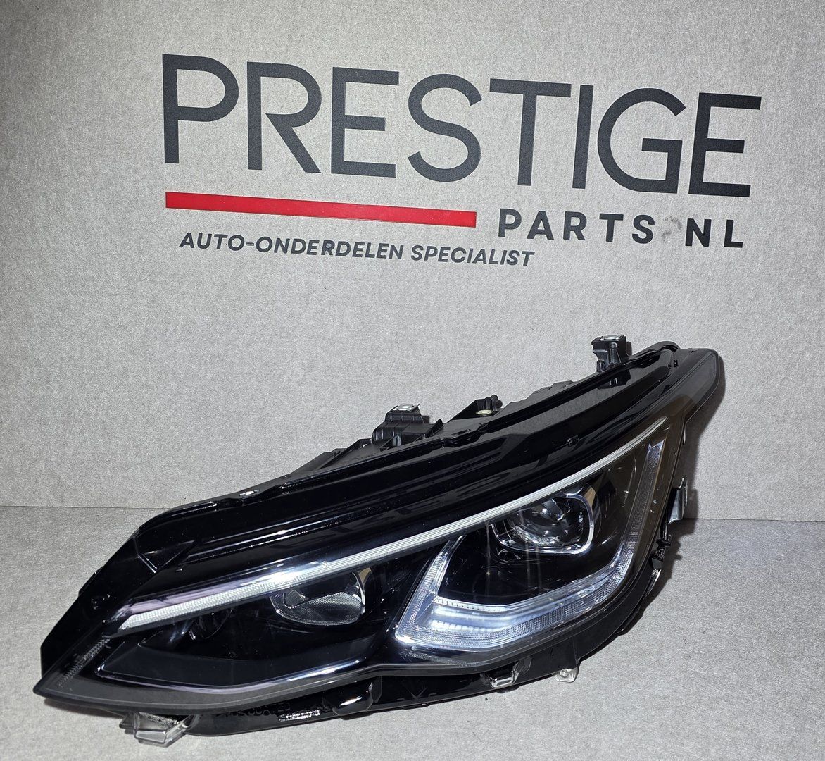 Koplamp VW Golf 8 VIII R IQ.LIGHT Voll LED 5H1941035K Links head lamp single usado en Menorca foto 3