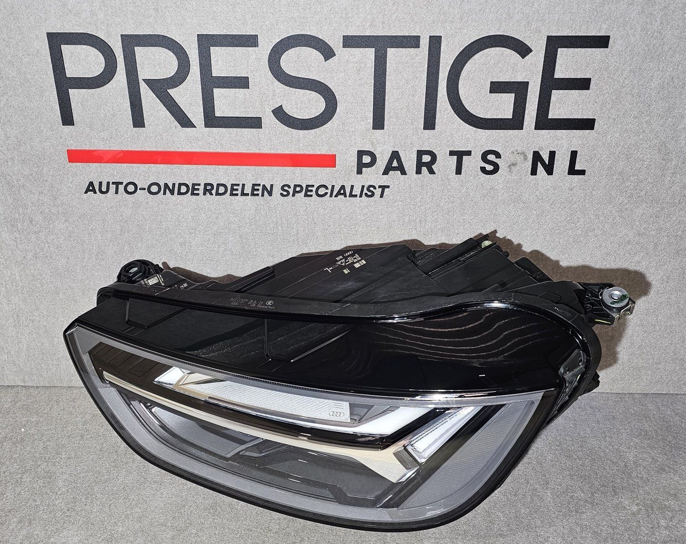 Koplamp Audi Q5 80A FACELIFT VOL LED LINKS 80A941033F originalineel head lamp single usado en Menorca