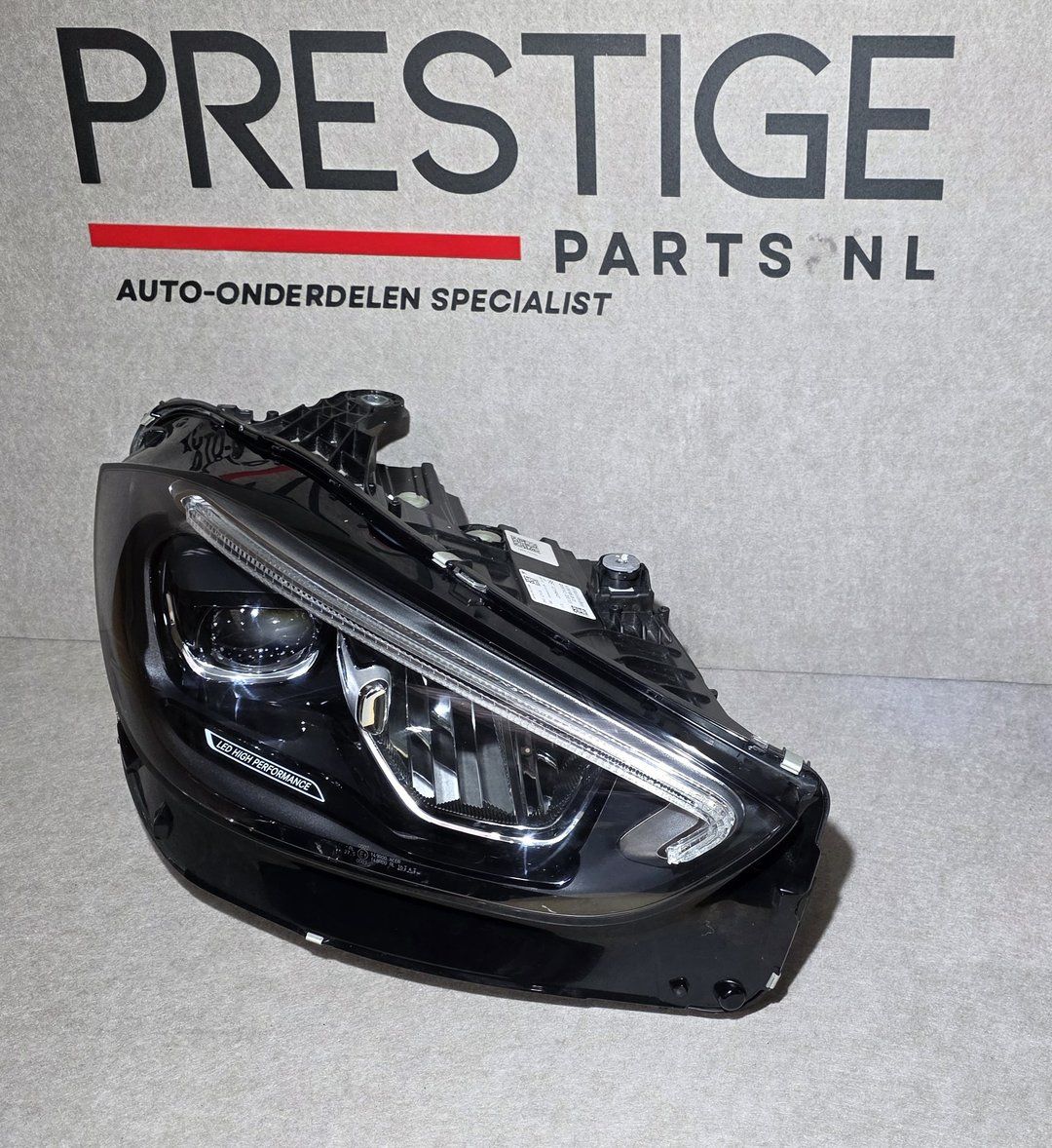 Koplamp W206 HIGH PERFORMANCE VOLL LED Rechts A2069060803 head lamp single usado en Menorca foto 9