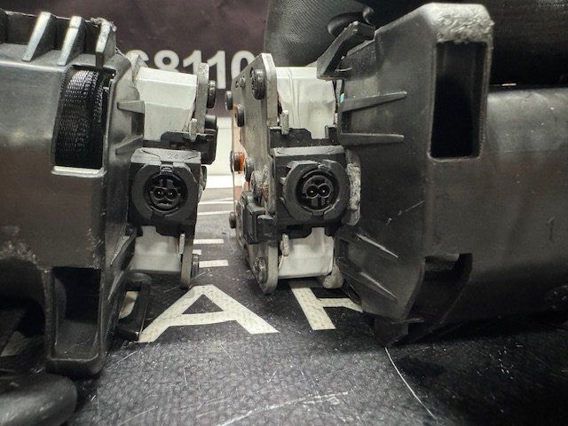 Audi A5 8F 8F7 Cabrio Cabriolet Gordels Voor Links Rechts seatbelt set of 2 usado en Menorca foto 6