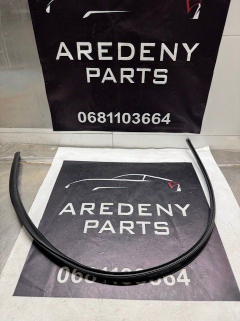 Mercedes GLK X204 Voorruit Afdichtingsrubber A2046710420 front windscreen rubber usado en Menorca