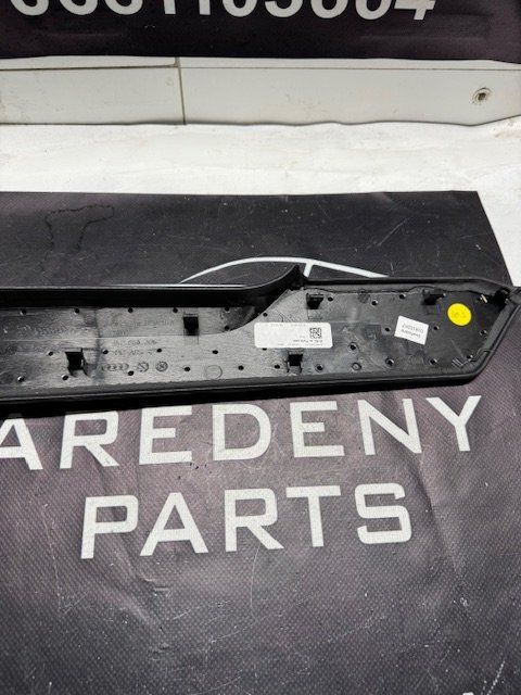 Audi A6 C8 A7 4K Zijpaneel Middenconsole Rechts 4K0863306 centre console usado en Menorca foto 5