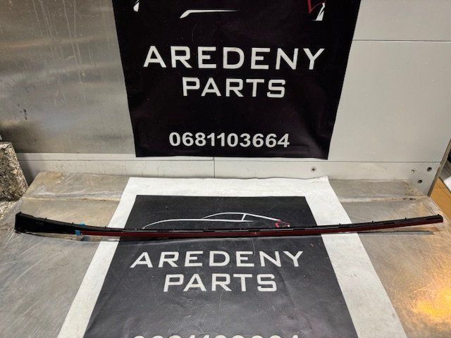 Ford Fiesta MK7 2017- Voorruit Lijst Houder H1BB-A03178-AF front windscreen rubber usado en Menorca