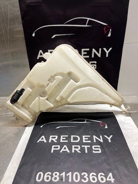 BMW 3 Serie F30 F31 F34 Ruitensproeiertank 724167113 windshield washer tank sprinkler tank usado en Menorca