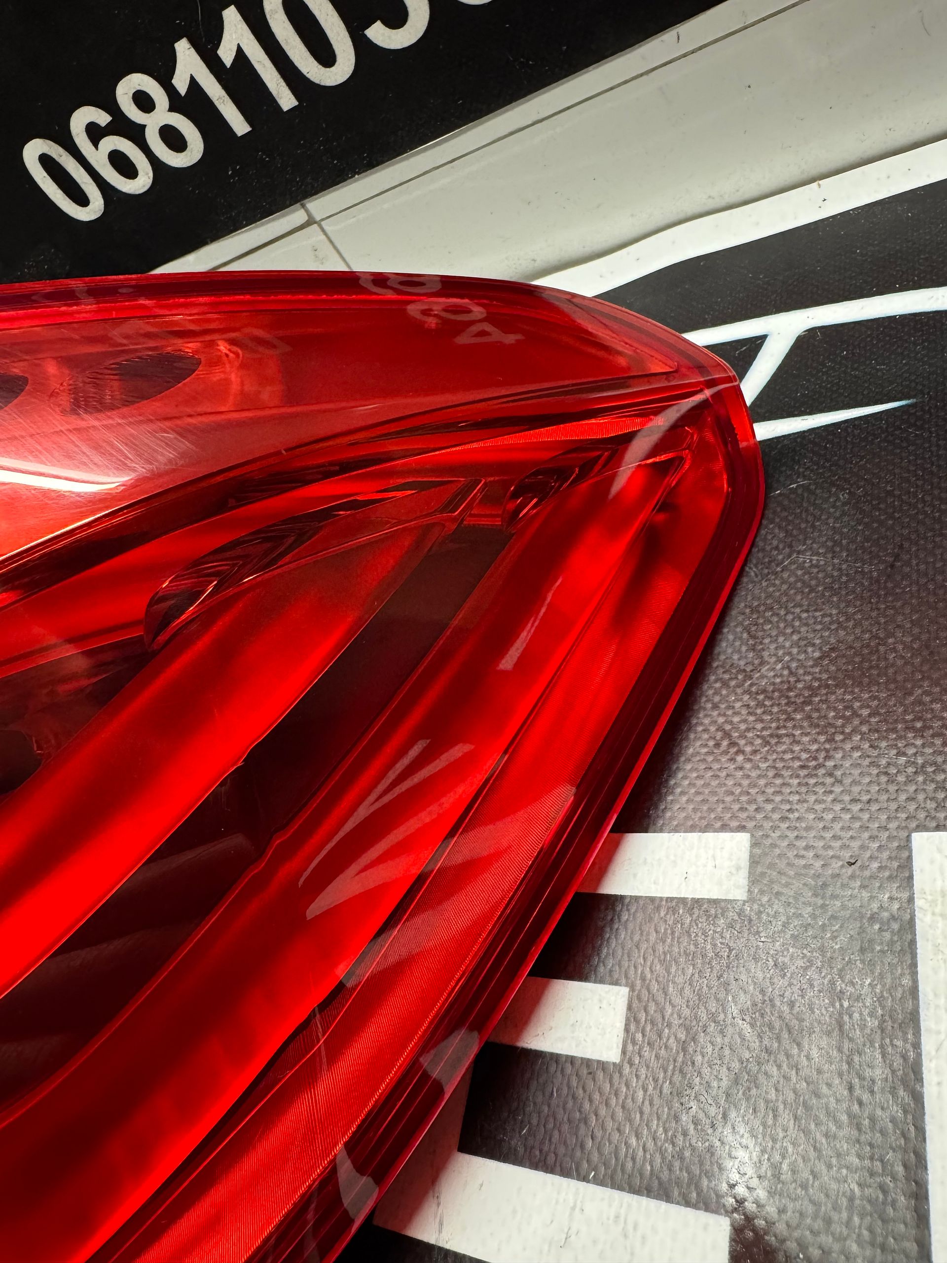 BMW 7 Serie F01 F02 F03 F04 Achterlicht Rechts 7182197 tail light single usado en Menorca foto 2