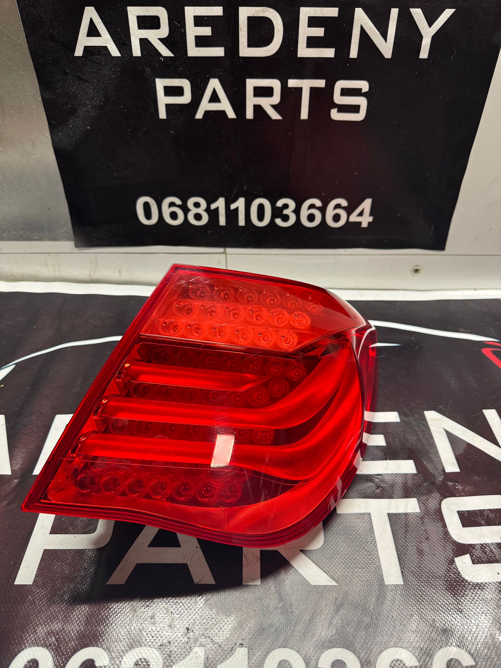 BMW 7 Serie F01 F02 F03 F04 Achterlicht Rechts 7182197 tail light single usado en Menorca