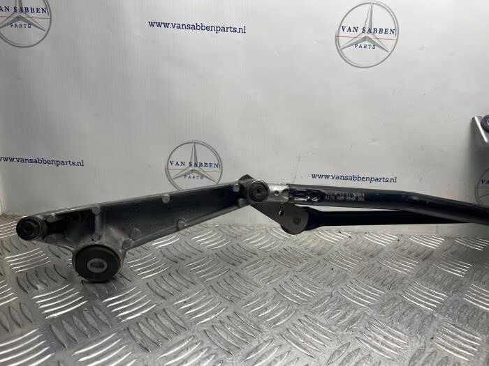 Ruitenwismotor + Mechaniek van een Mercedes A-Clase windshield wiper mechanism usado en Menorca foto 7