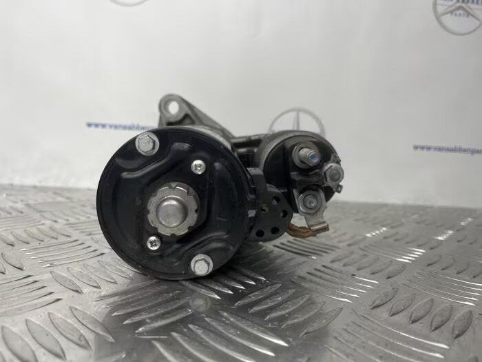 Startmotor van een Mercedes B-Clase starter motor usado en Menorca foto 5