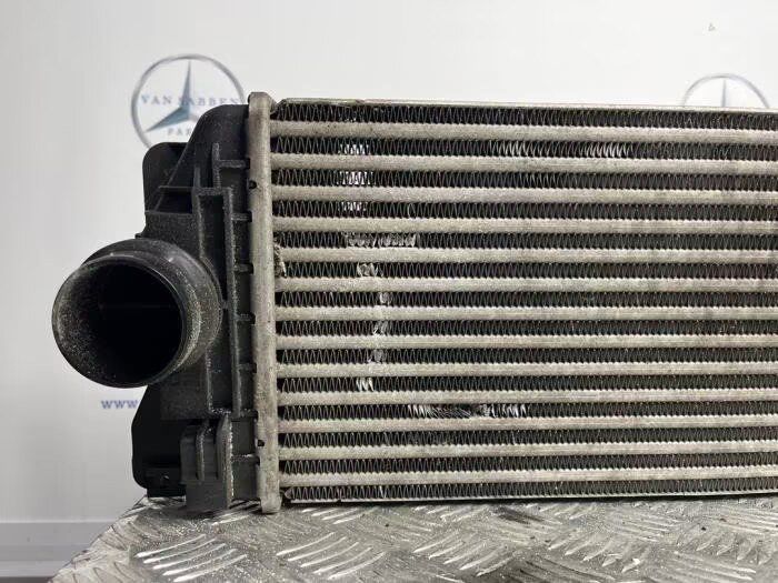 Intercooler van een Mercedes Sprinter intercooler usado en Menorca foto 2