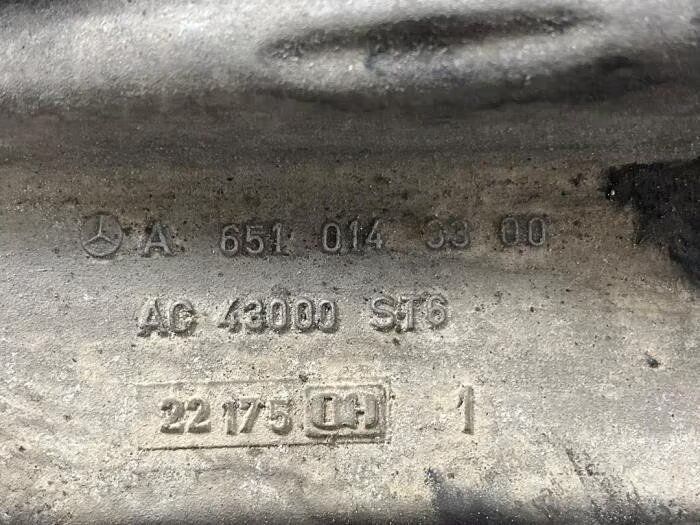 Carterpan van een Mercedes Vito sump usado en Menorca foto 3