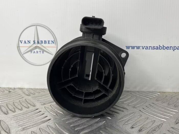 Luchthoeveelheidsmeter van een Mercedes Sprinter mass flow meter usado en Menorca
