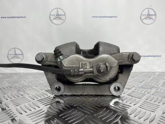 Remklauw (Tang) links-voor van een Mercedes A-Clase caliper usado en Menorca