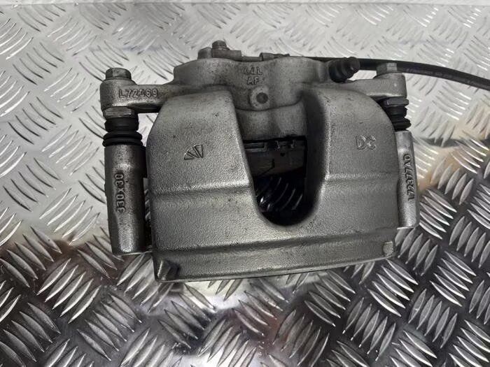 Remklauw (Tang) links-voor van een Mercedes A-Clase caliper usado en Menorca foto 5