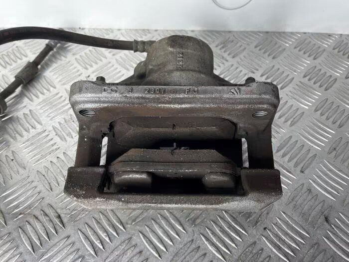 Remklauw (Tang) links-voor van een Mercedes A-Clase caliper usado en Menorca foto 3