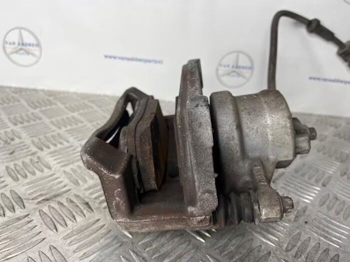 Remklauw (Tang) links-voor van een Mercedes A-Clase caliper usado en Menorca foto 4