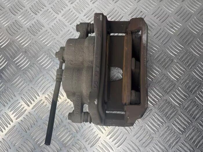 Remklauw (Tang) links-voor van een Mercedes A-Clase caliper usado en Menorca foto 8
