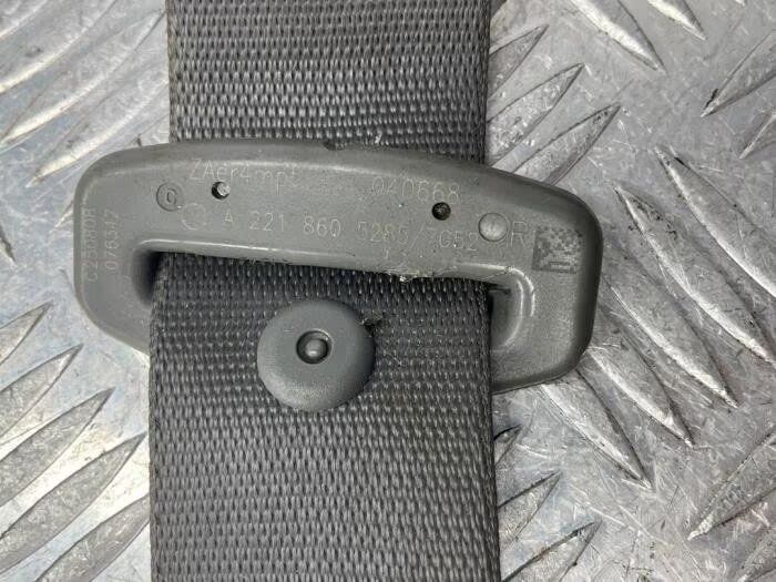 Veiligheidsgordel rechts-voor van een Mercedes S-Clase seatbelt guide usado en Menorca foto 2