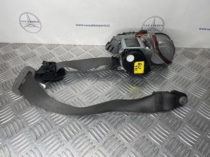 Veiligheidsgordel rechts-voor van een Mercedes S-Clase seatbelt guide usado en Menorca