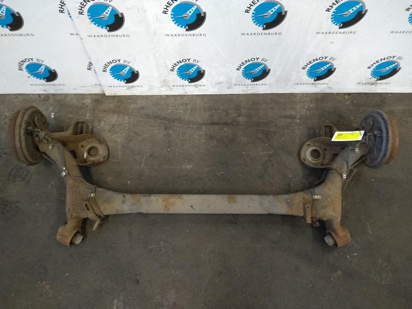 VOLKSWAGEN rear axle usado en Menorca foto 3
