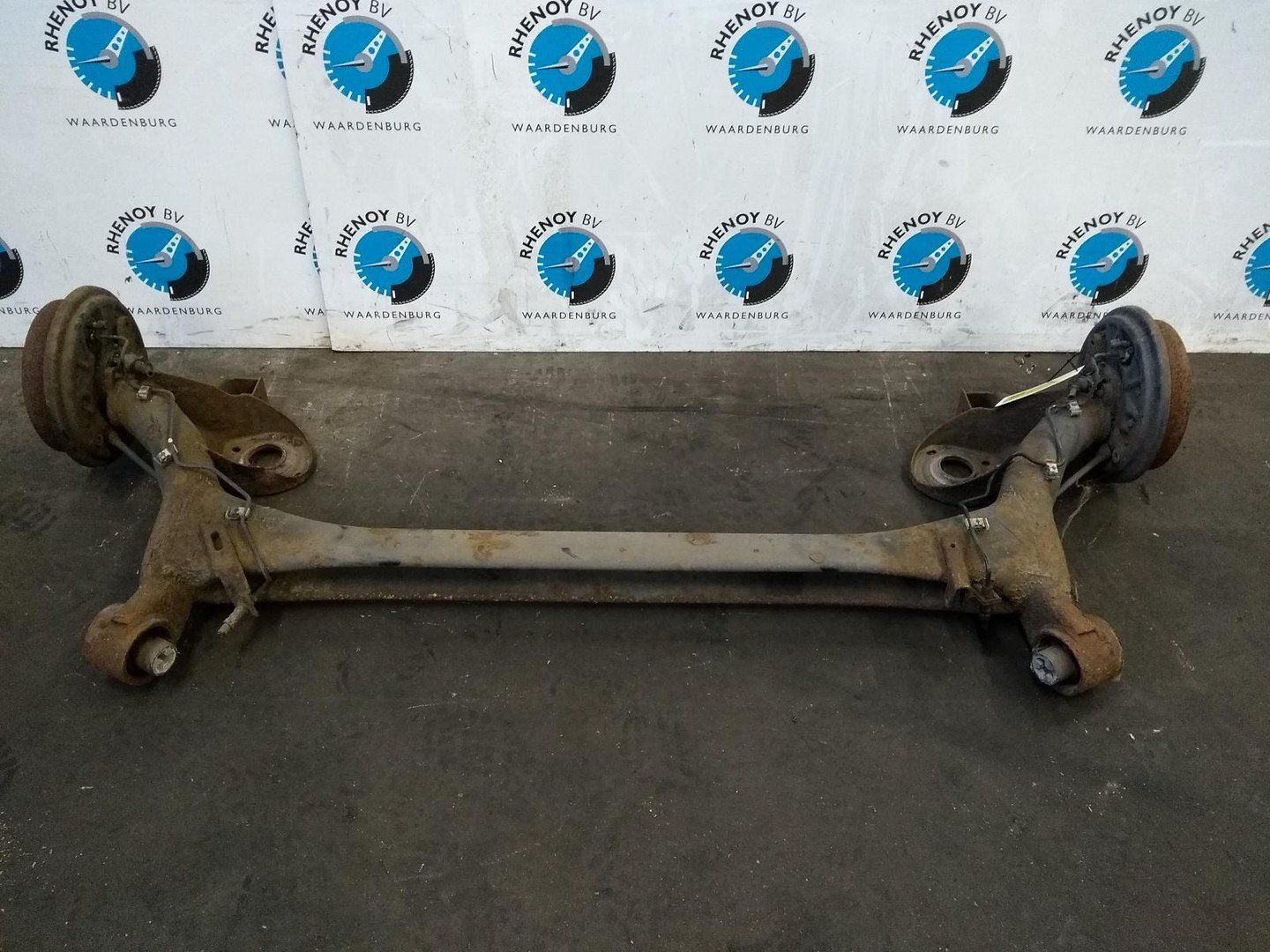 VOLKSWAGEN rear axle usado en Menorca