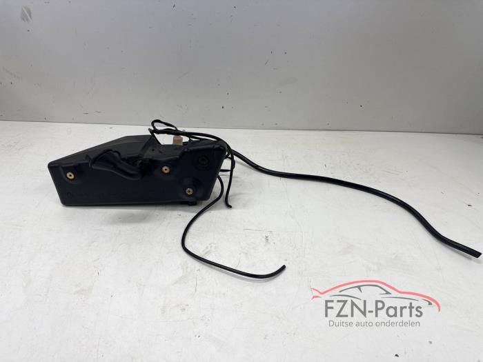 Mercedes windshield washer tank sprinkler tank usado en Menorca