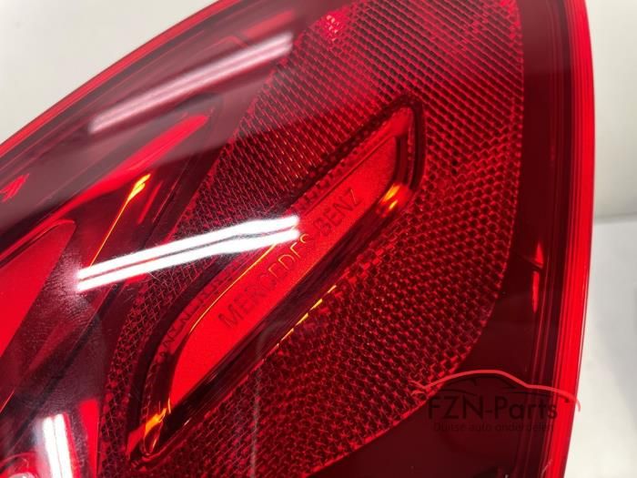 Mercedes tail light single usado en Menorca foto 3