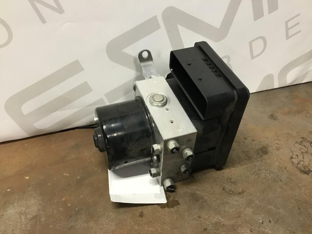ABS pomp BMW 3 serie 3452677605601 abs pump usado en Menorca foto 2