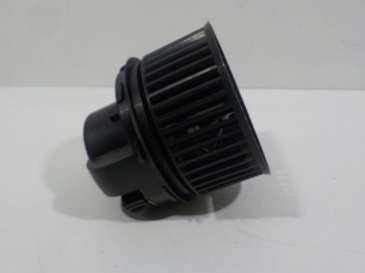 Kachel ventilator motor Volvo V40 heater engine booster usado en Menorca foto 4