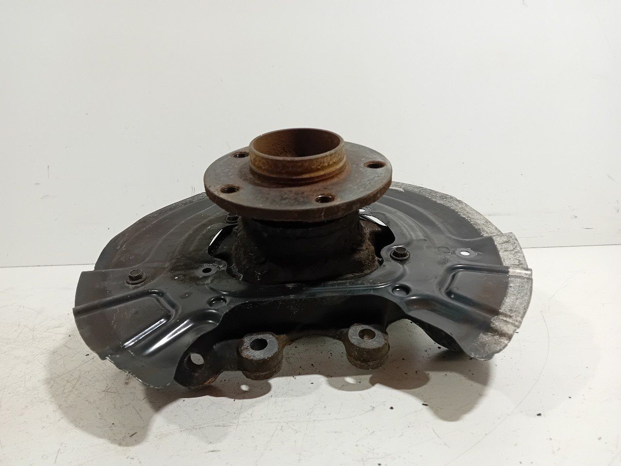 Wielnaaf links achter BMW X3 wheel hub usado en Menorca foto 5