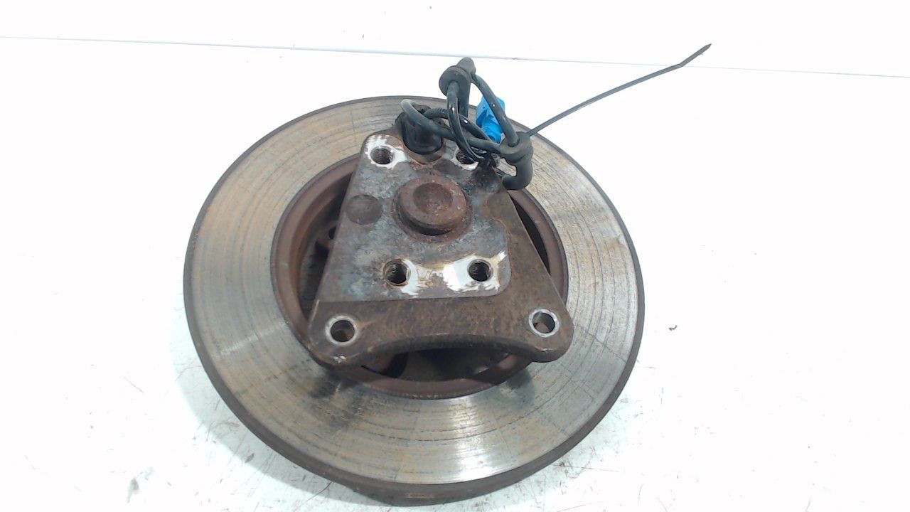 Wielnaaf rechts achter Peugeot 208 wheel hub usado en Menorca foto 4