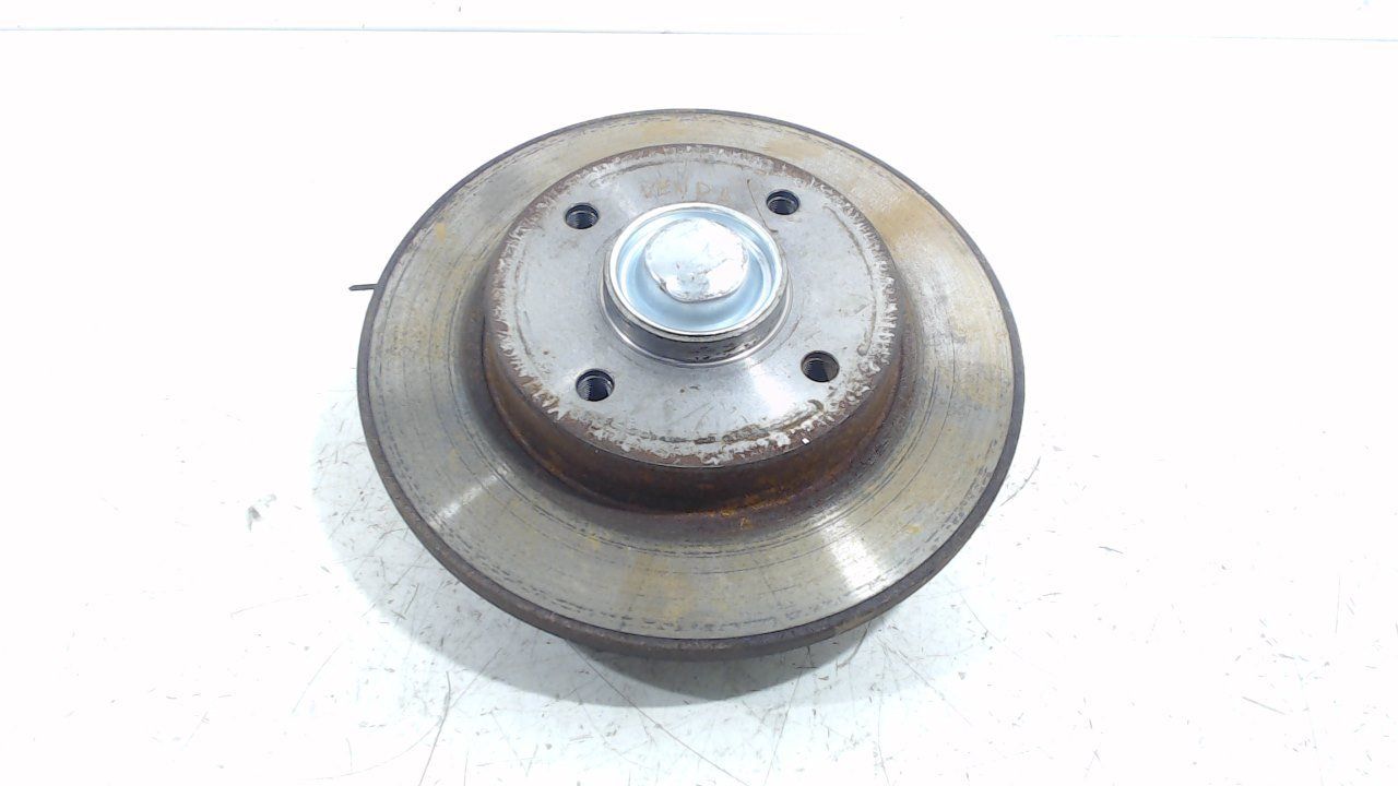 Wielnaaf rechts achter Peugeot 208 wheel hub usado en Menorca