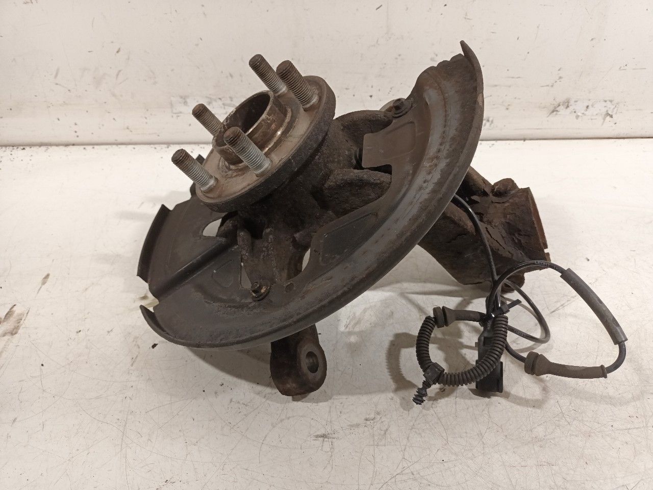 Wielnaaf links voor Land Rover Freelander wheel hub usado en Menorca foto 5