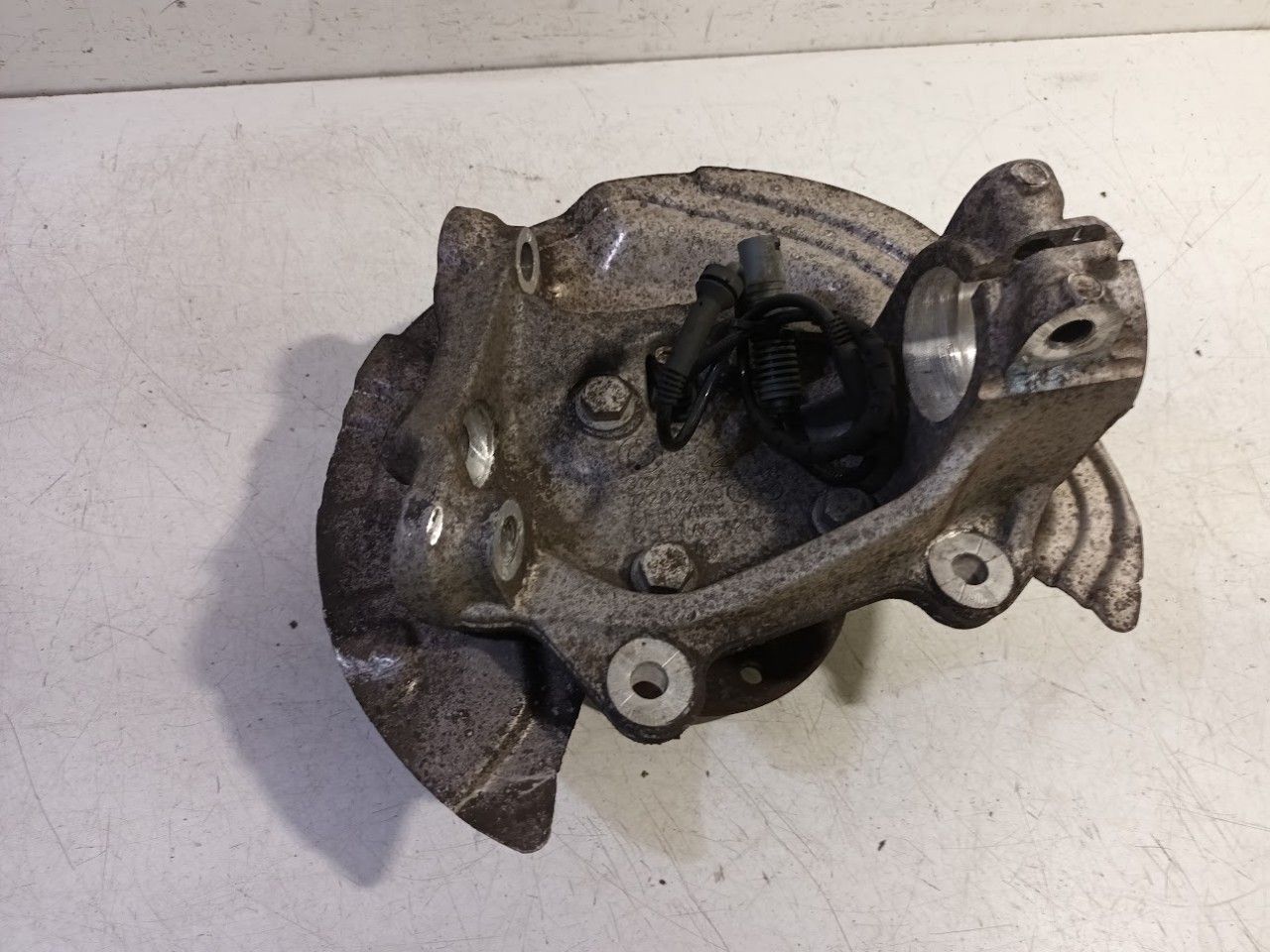 Wielnaaf rechts voor BMW 1 serie wheel hub usado en Menorca foto 4