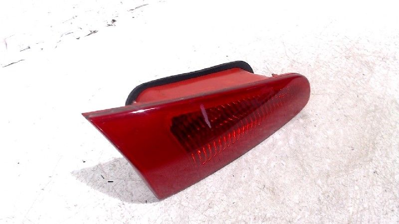Achterlicht kofferdeksel achterklep links Alfa Romeo 147 tail light single usado en Menorca foto 2