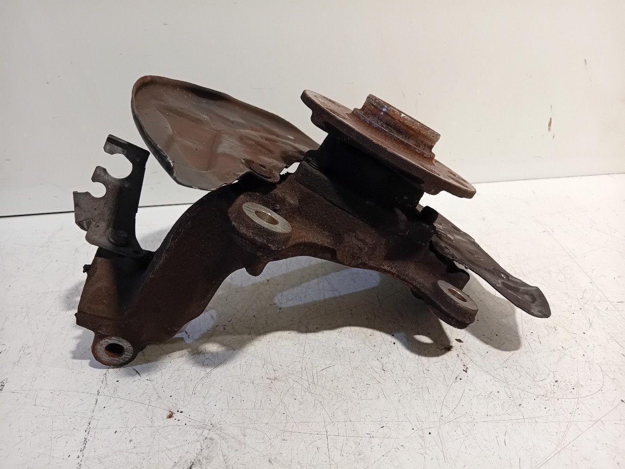 Wielnaaf links voor Skoda Octavia wheel hub usado en Menorca foto 3