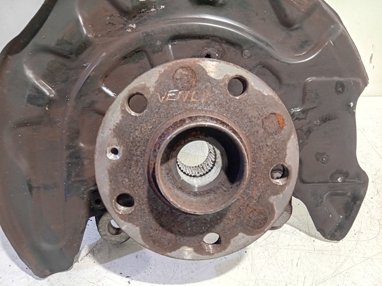 Wielnaaf links voor Skoda Octavia wheel hub usado en Menorca foto 2