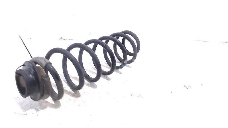 Spiraalveer achter links of rechts uitwisselbaar Peugeot 3008 spiral spring usado en Menorca foto 3