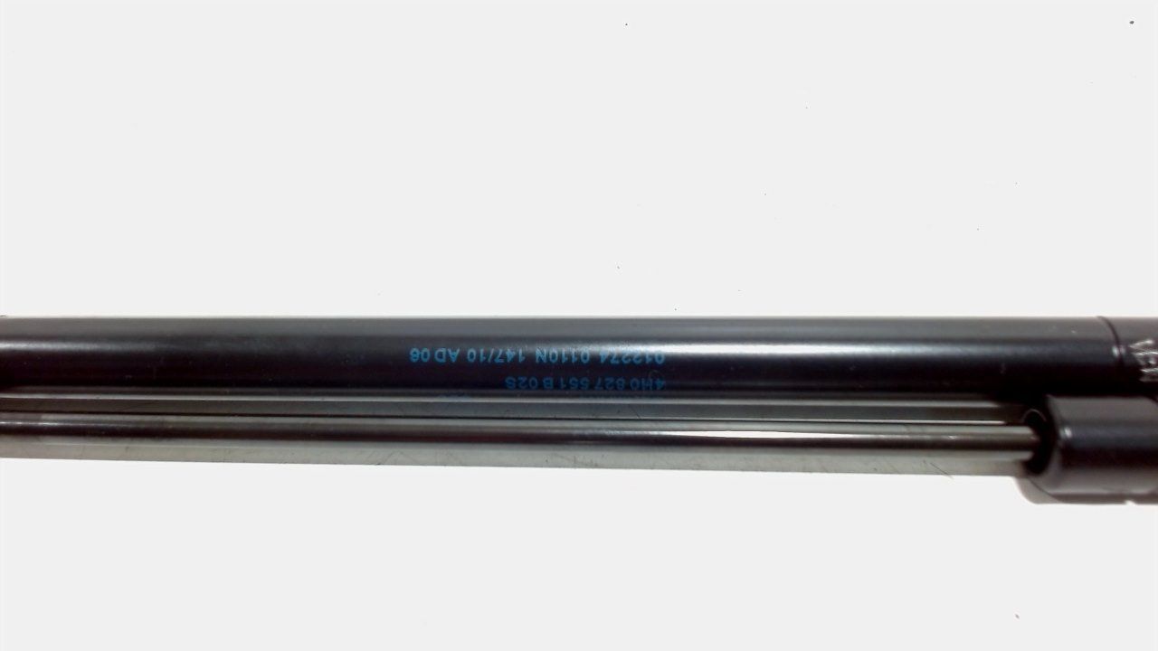 Gasdrukveerset achter Audi A8 gas spring gas spring dampers rear lid left and right usado en Menorca foto 3