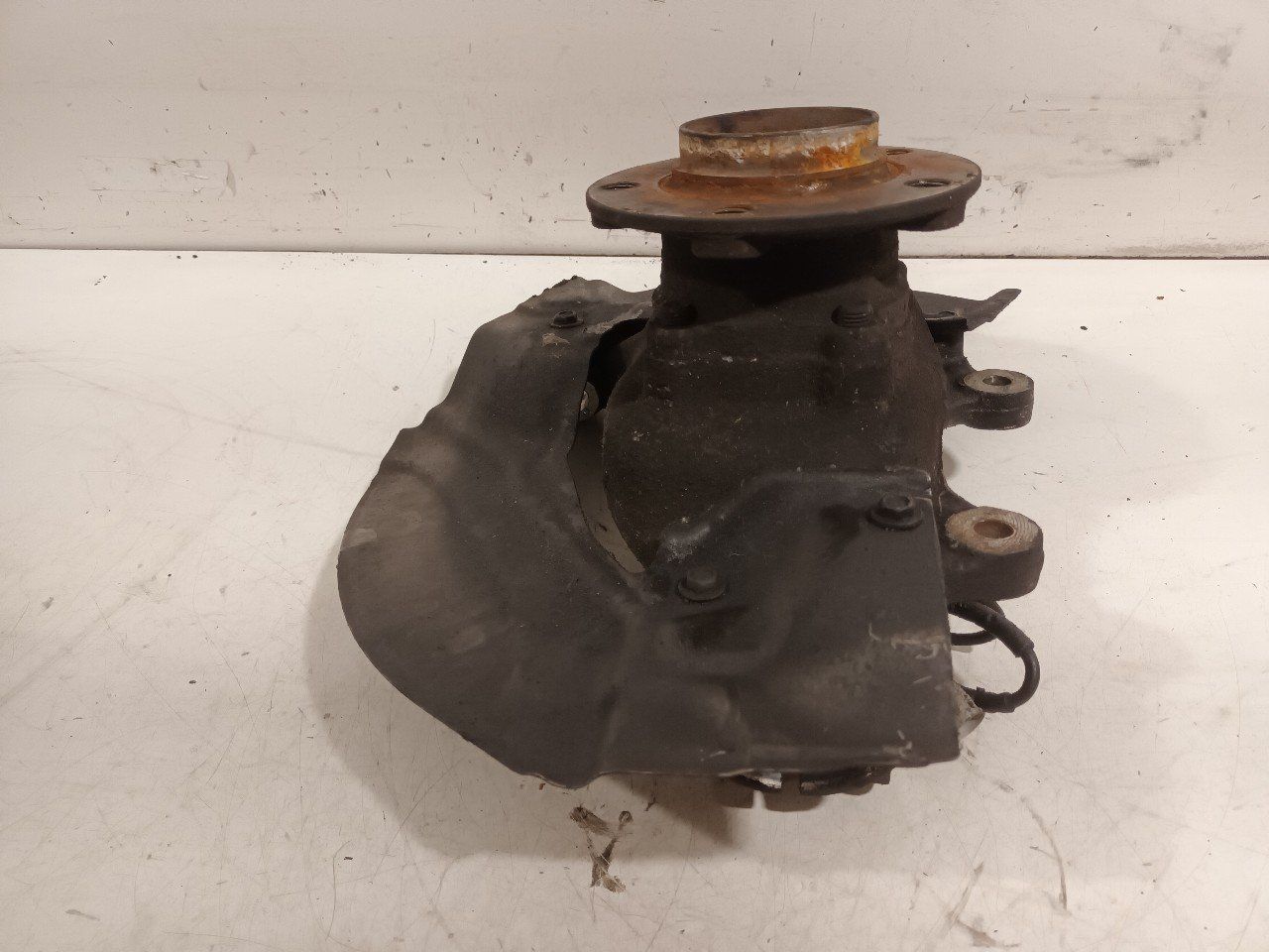 Wielnaaf rechts voor BMW 7 serie wheel hub usado en Menorca foto 4