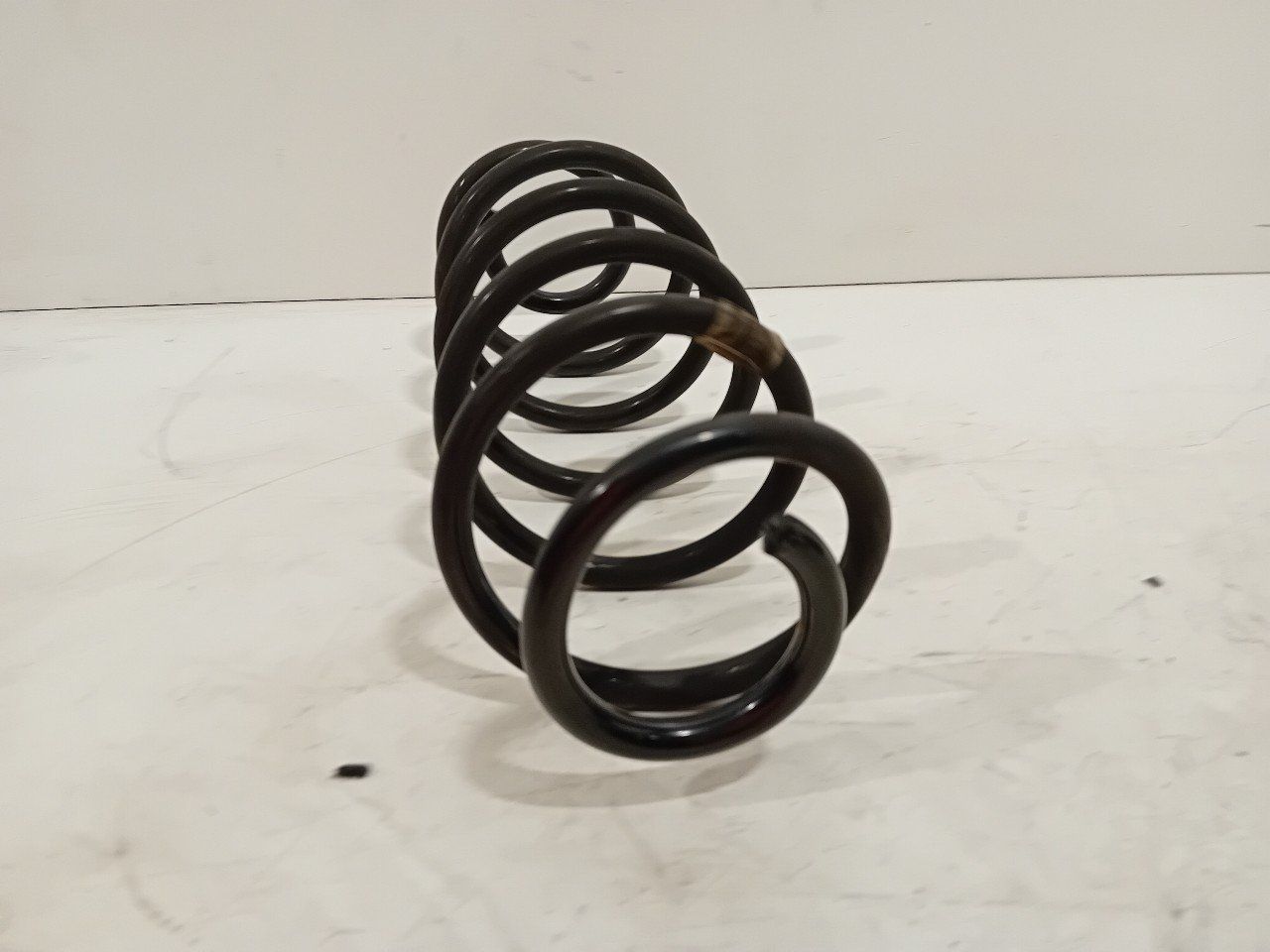 Spiraalveer achter links of rechts uitwisselbaar Ford Puma spiral spring usado en Menorca foto 3