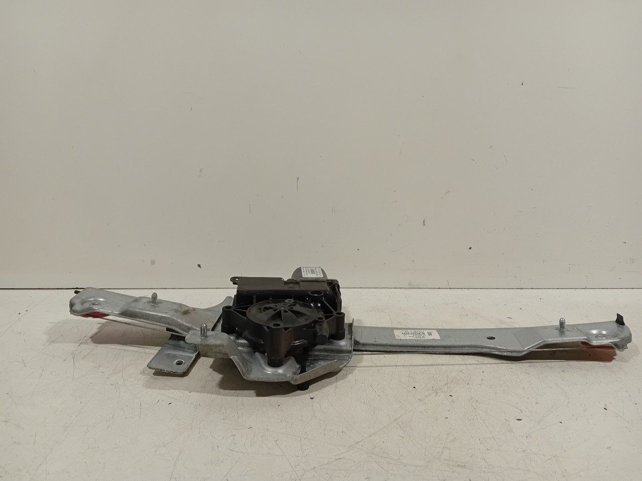 Raammechaniek elektrisch links voor Peugeot 208 window mechanism usado en Menorca foto 2