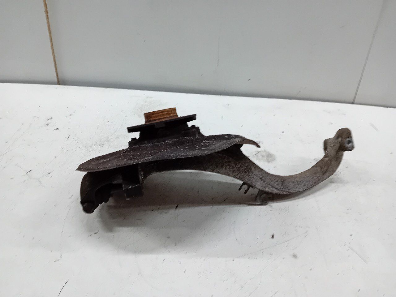 Wielnaaf rechts voor Audi A4 wheel hub usado en Menorca foto 4