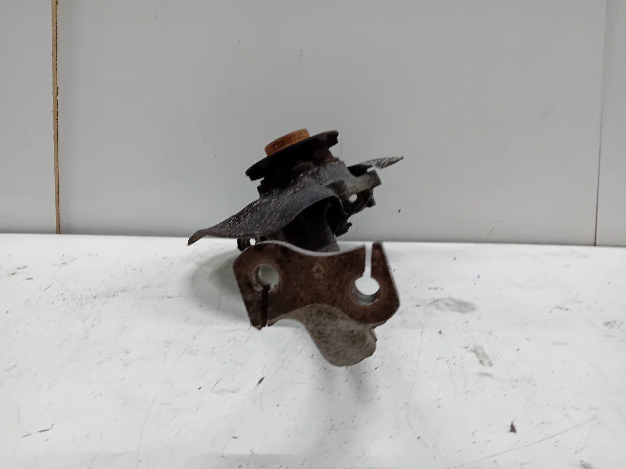 Wielnaaf rechts voor Audi A4 wheel hub usado en Menorca foto 3