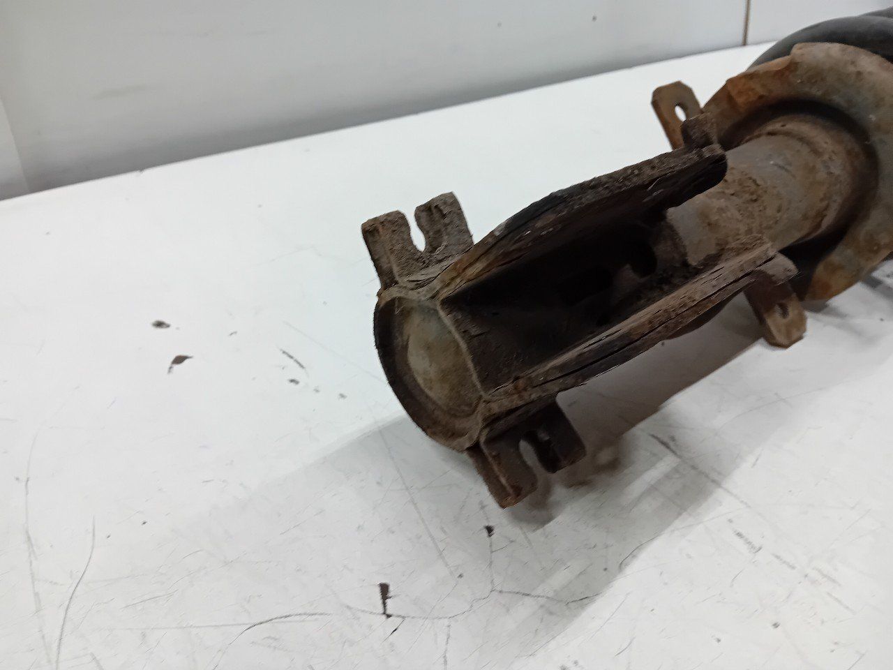 Veerpoot links voor Nissan PLlantaastar strut complete single usado en Menorca foto 3