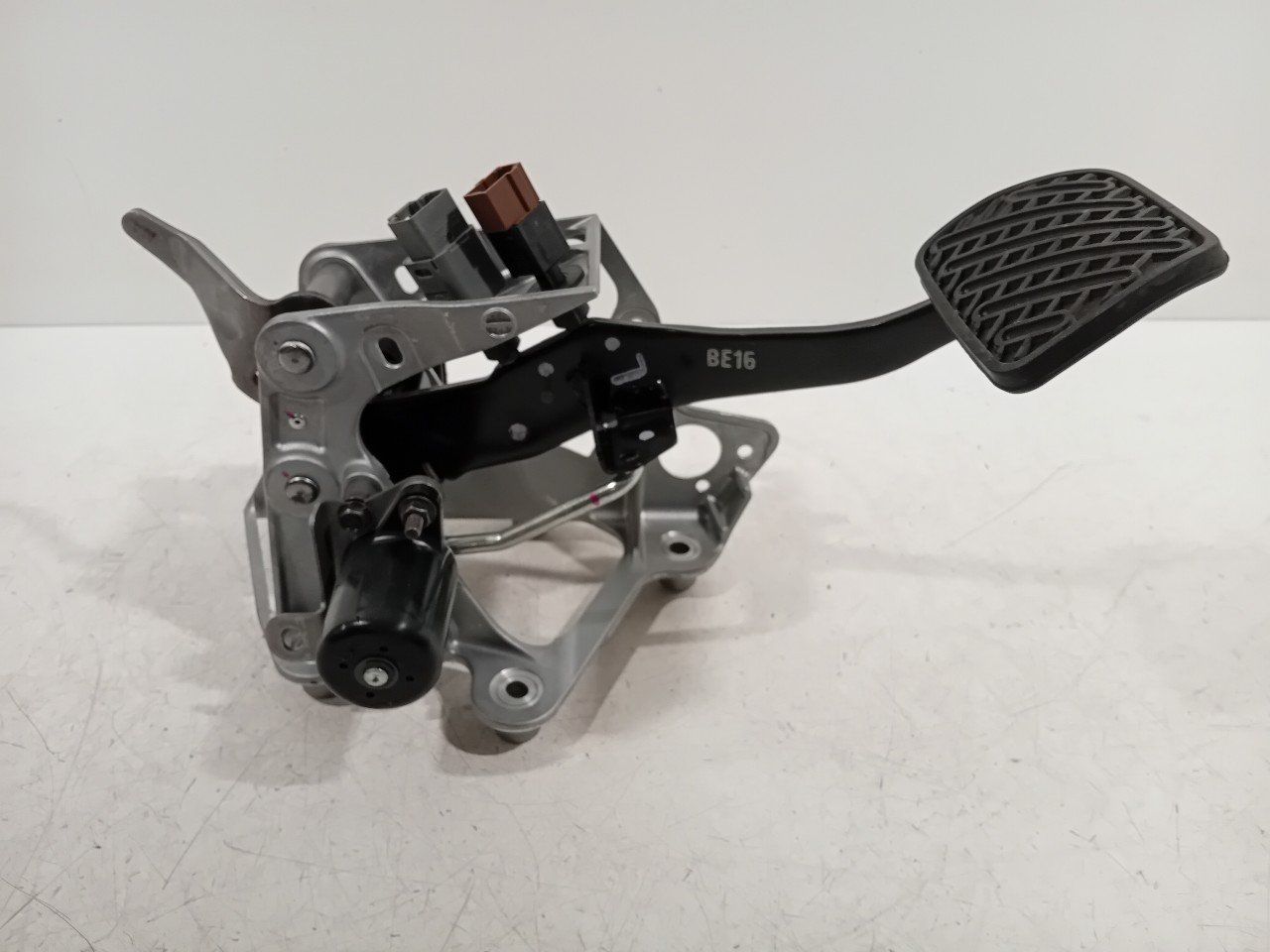 Rempedaal Nissan Leaf brake pedal usado en Menorca