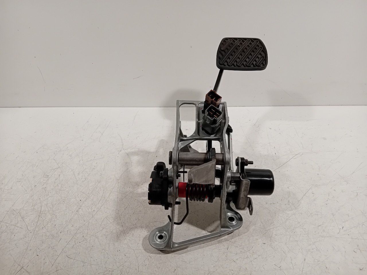 Rempedaal Nissan Leaf brake pedal usado en Menorca foto 5