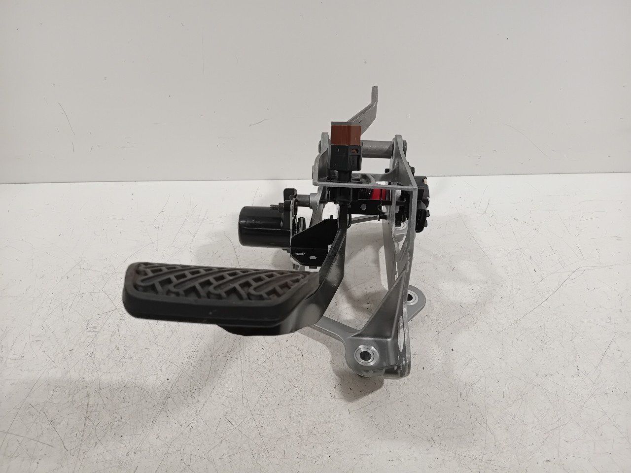 Rempedaal Nissan Leaf brake pedal usado en Menorca foto 3