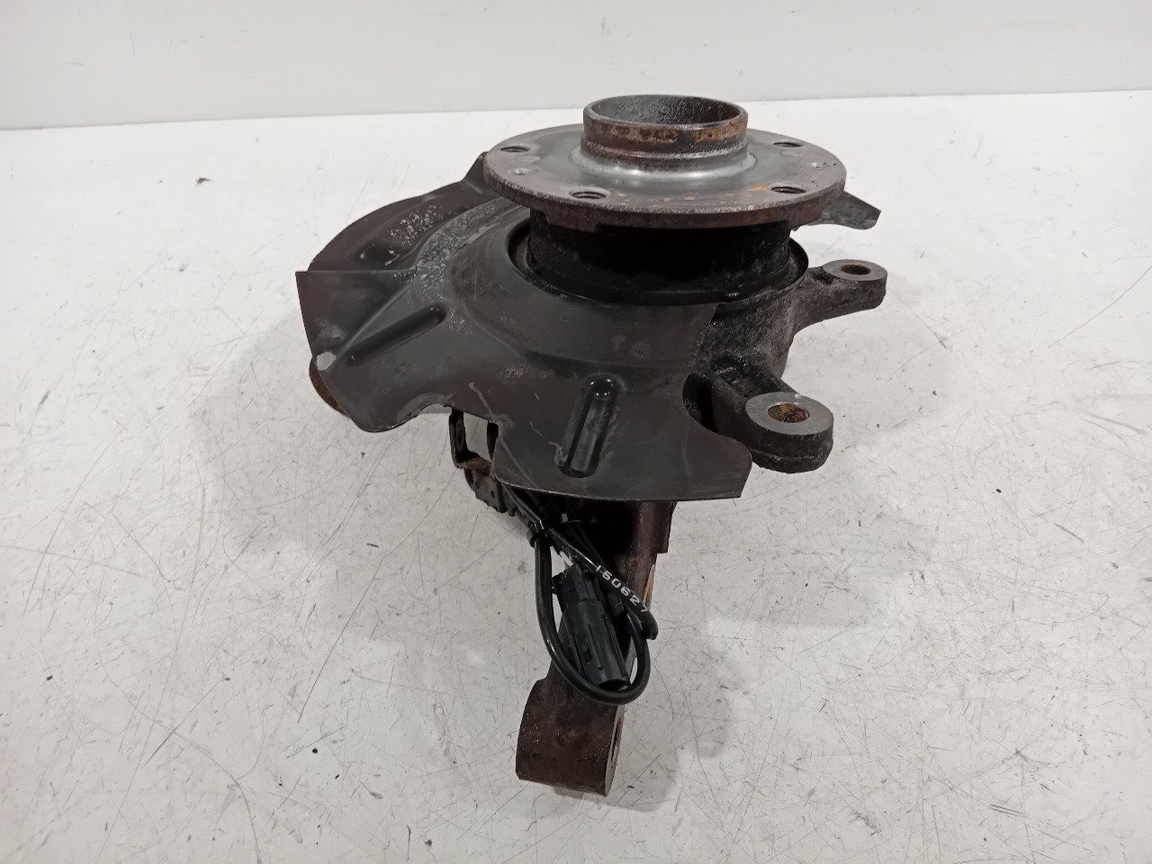 Wielnaaf links voor Suzuki Vitara wheel hub usado en Menorca foto 4